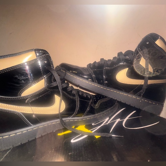 Nike Other - Nike Black and Gold Sneakers